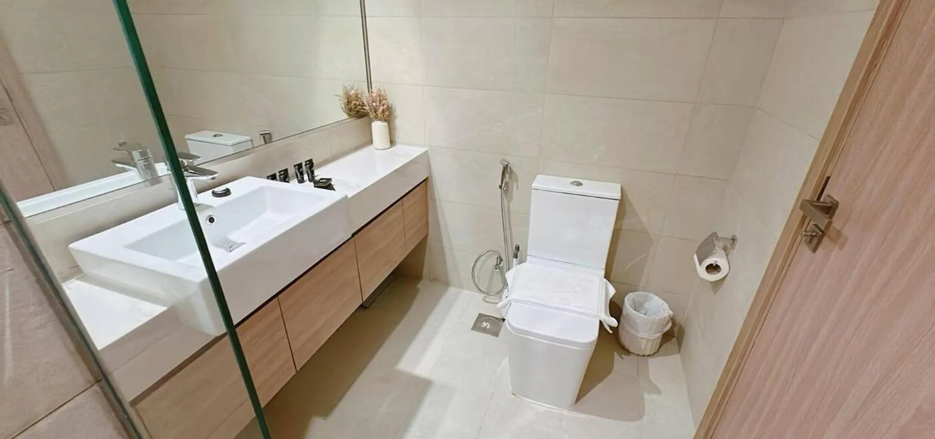 Trendy Studio Apartment In Meydan Dubai
